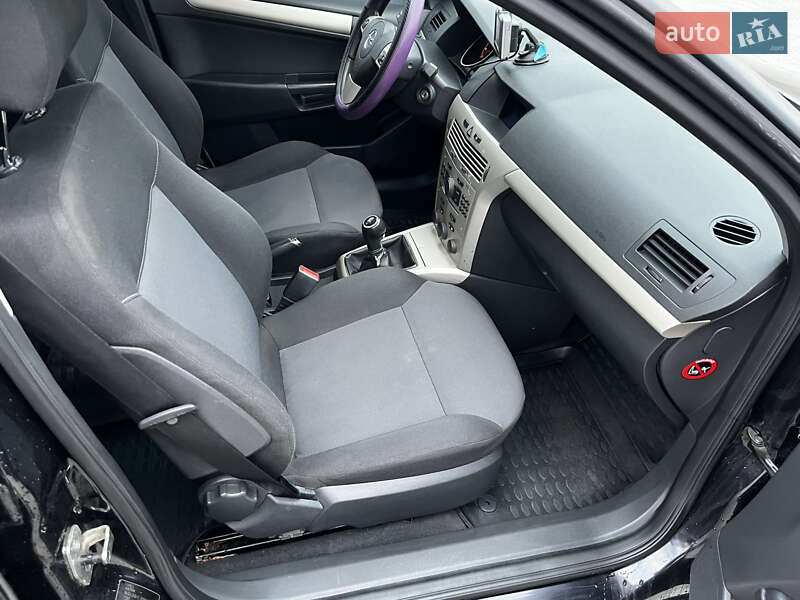 Хэтчбек Opel Astra 2008 в Звягеле фото 13 Хэтчбек Opel Astra 2008 в Звягеле