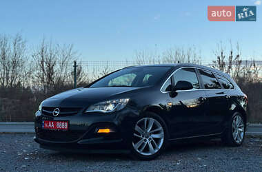 Универсал Opel Astra 2015 в Дрогобыче