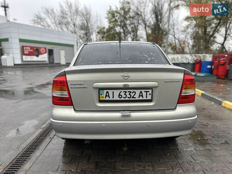 Седан Opel Astra 2006 в Сумах