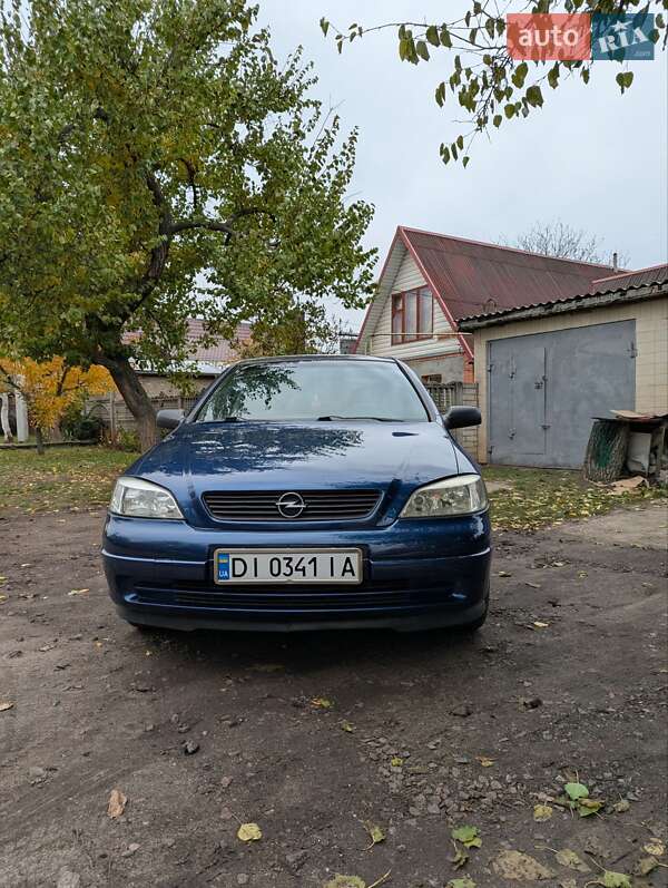 Седан Opel Astra 2005 в Смеле