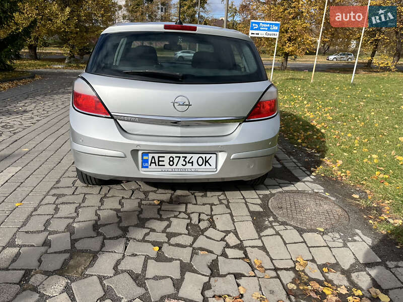 Хэтчбек Opel Astra 2004 в Луцке