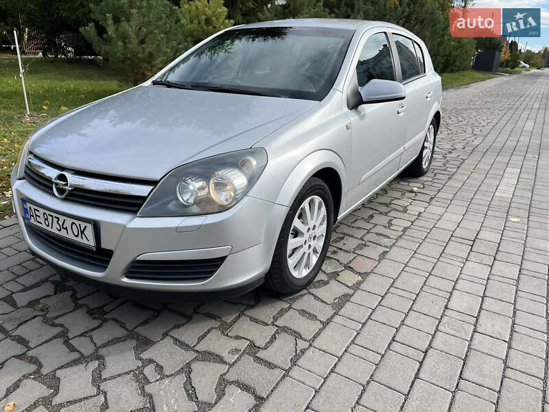 Хэтчбек Opel Astra 2004 в Луцке