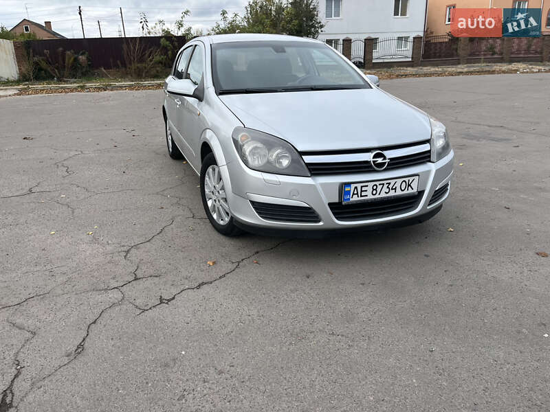 Хэтчбек Opel Astra 2004 в Луцке