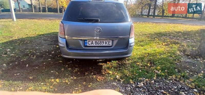 Универсал Opel Astra 2004 в Городище