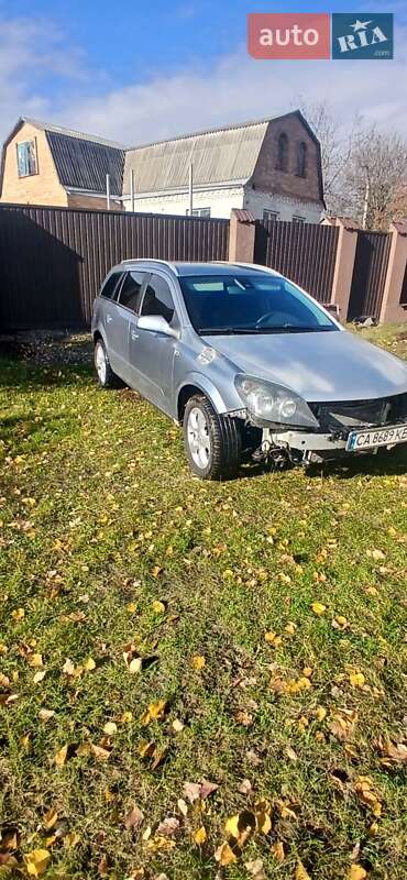 Универсал Opel Astra 2004 в Городище