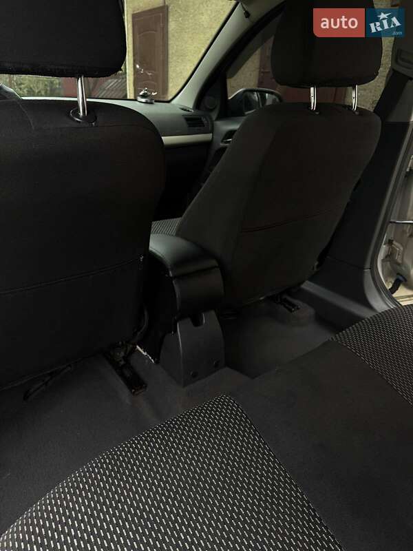 Седан Opel Astra 2007 в Перегинском фото 2 Седан Opel Astra 2007 в Перегинском