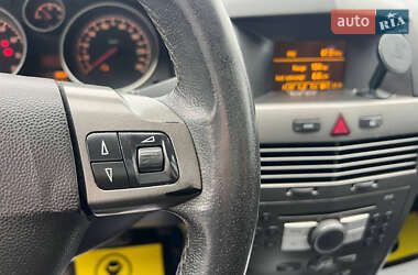 Хетчбек Opel Astra 2005 в 