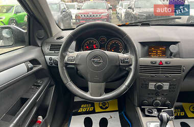 Хетчбек Opel Astra 2005 в 