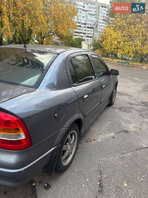 Седан Opel Astra 2007 в Киеве