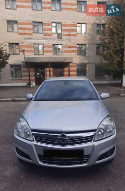Универсал Opel Astra 2007 в Гадяче
