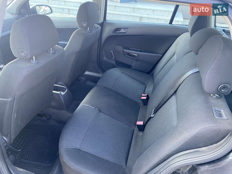 Универсал Opel Astra 2004 в Шепетовке