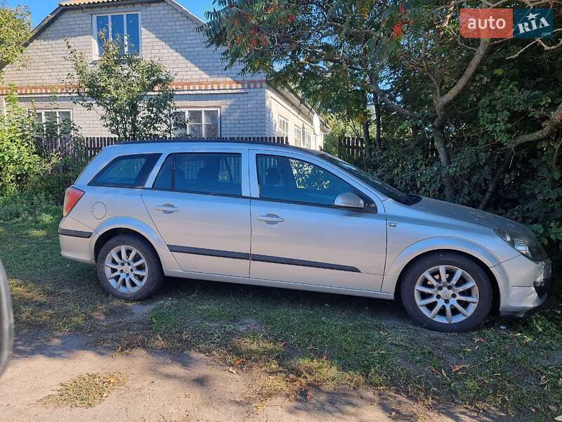 Универсал Opel Astra 2005 в Оболони
