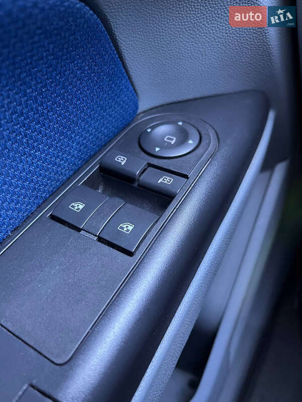 Хэтчбек Opel Astra 2005 в Киеве фото 10 Хэтчбек Opel Astra 2005 в Киеве