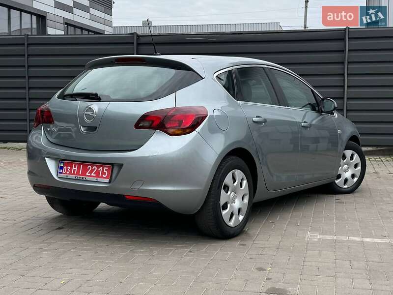 Хэтчбек Opel Astra 2010 в Черкассах