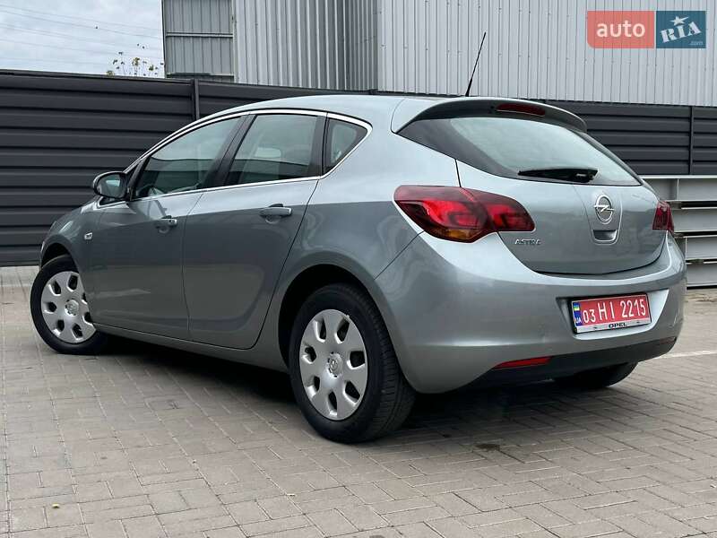 Хэтчбек Opel Astra 2010 в Черкассах