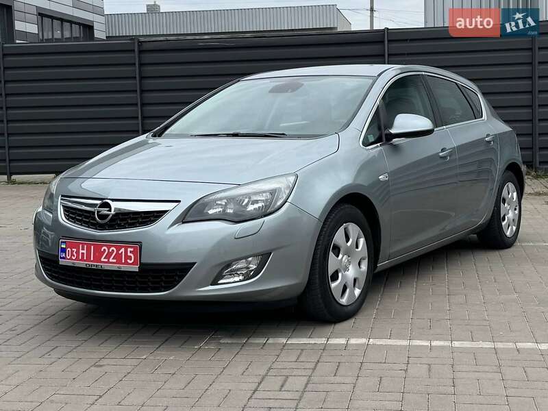 Хэтчбек Opel Astra 2010 в Черкассах
