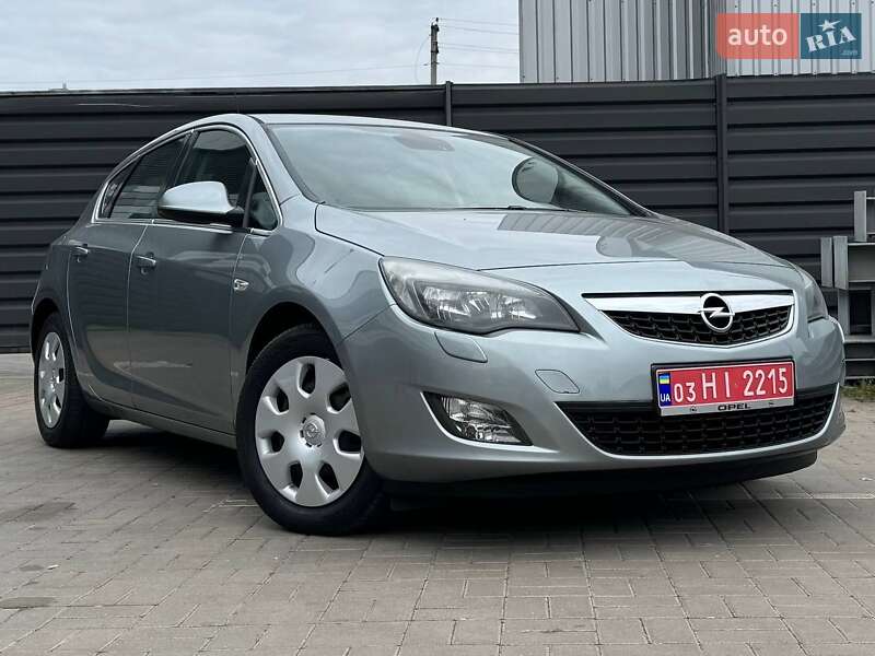 Хэтчбек Opel Astra 2010 в Черкассах