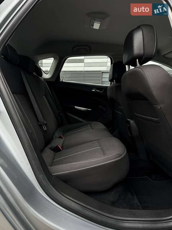 Хэтчбек Opel Astra 2010 в Черкассах