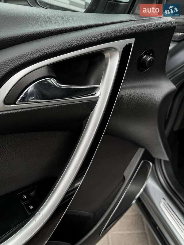 Хэтчбек Opel Astra 2010 в Черкассах