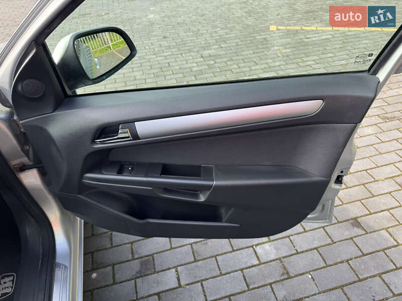 Универсал Opel Astra 2010 в Вишневце фото 32 Универсал Opel Astra 2010 в Вишневце