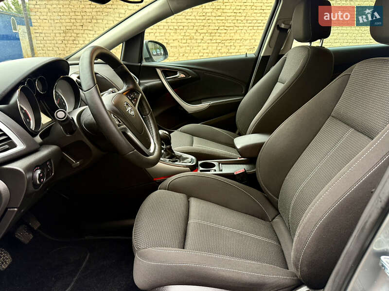 Универсал Opel Astra 2013 в Ровно фото 15 Универсал Opel Astra 2013 в Ровно