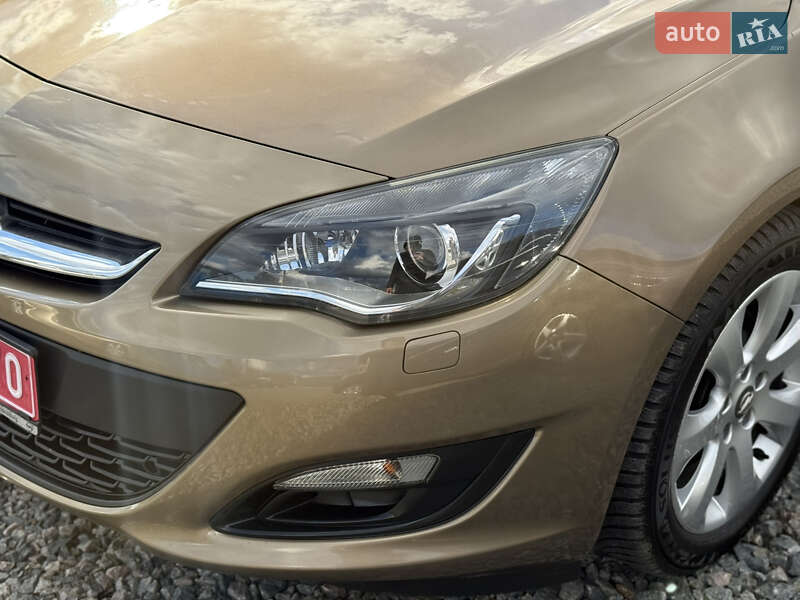 Универсал Opel Astra 2013 в Умани