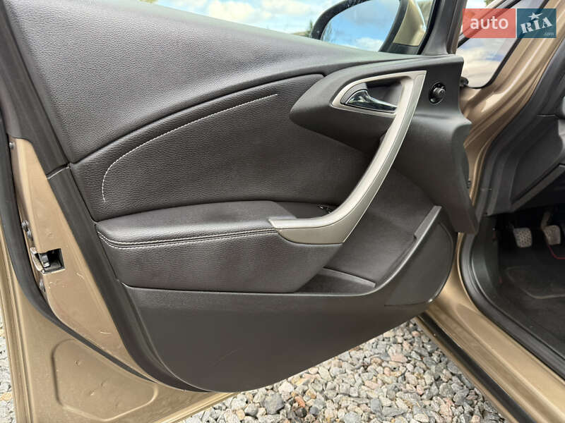 Универсал Opel Astra 2013 в Умани