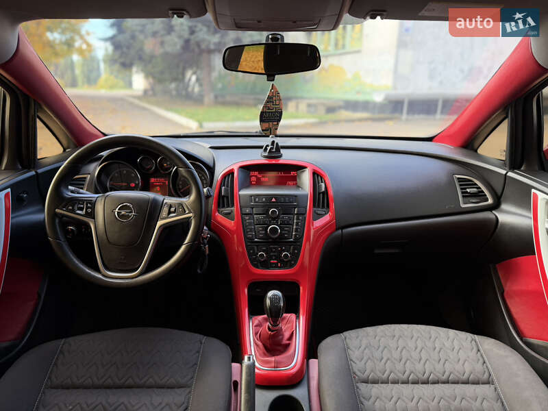 Универсал Opel Astra 2013 в Ровно фото 44 Универсал Opel Astra 2013 в Ровно