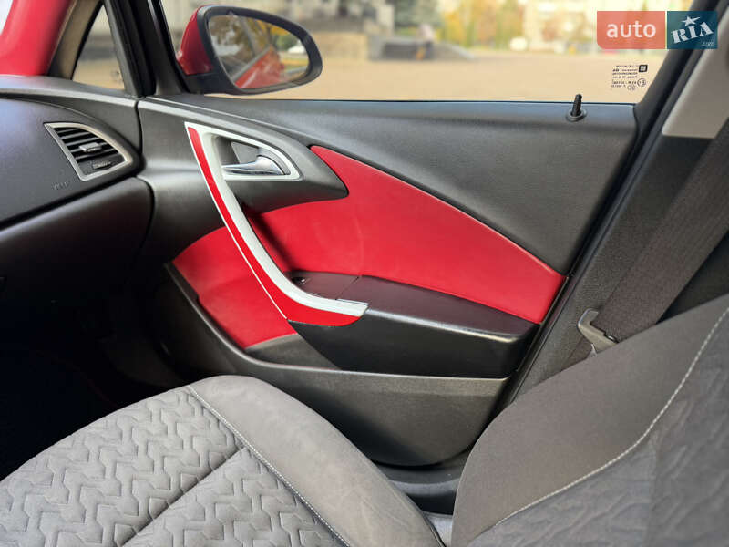 Универсал Opel Astra 2013 в Ровно фото 51 Универсал Opel Astra 2013 в Ровно