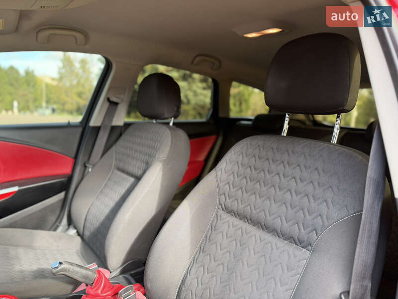 Универсал Opel Astra 2013 в Ровно фото 63 Универсал Opel Astra 2013 в Ровно