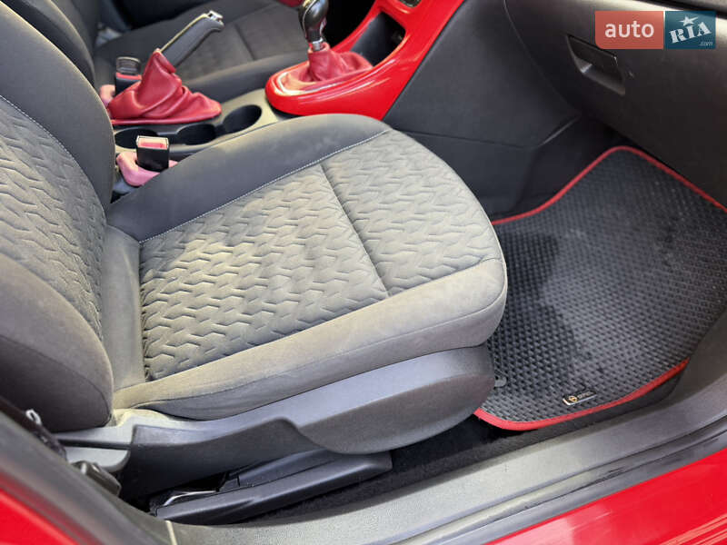 Универсал Opel Astra 2013 в Ровно фото 68 Универсал Opel Astra 2013 в Ровно