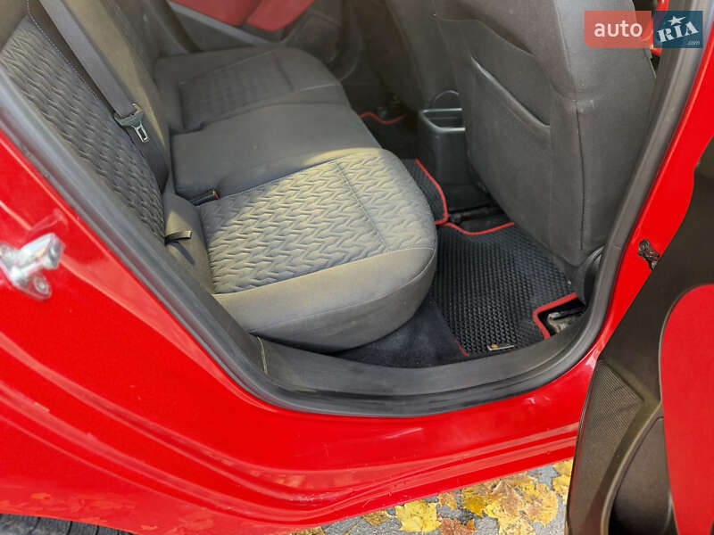 Универсал Opel Astra 2013 в Ровно фото 72 Универсал Opel Astra 2013 в Ровно