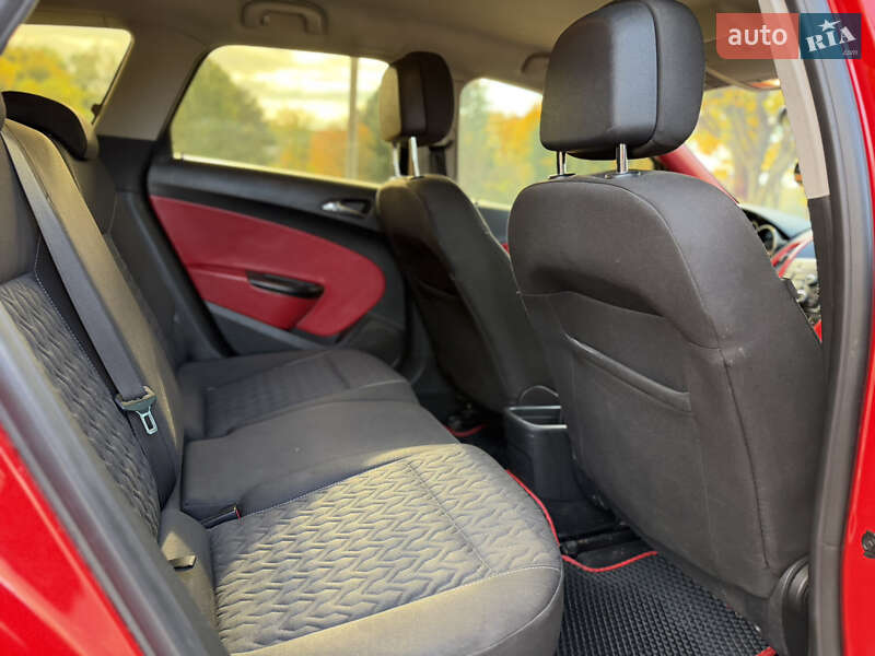 Универсал Opel Astra 2013 в Ровно фото 75 Универсал Opel Astra 2013 в Ровно