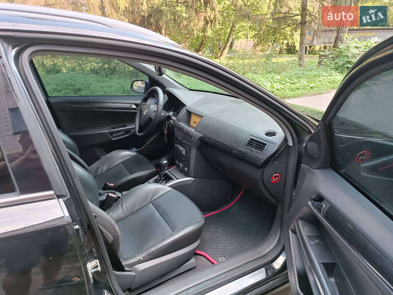 Универсал Opel Astra 2005 в Ямполе