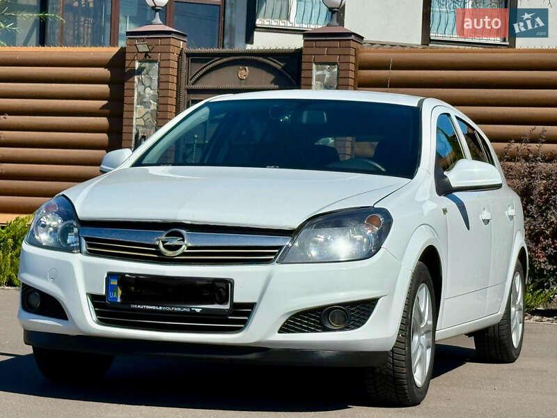 Хэтчбек Opel Astra 2014 в Лубнах фото 2 Хэтчбек Opel Astra 2014 в Лубнах