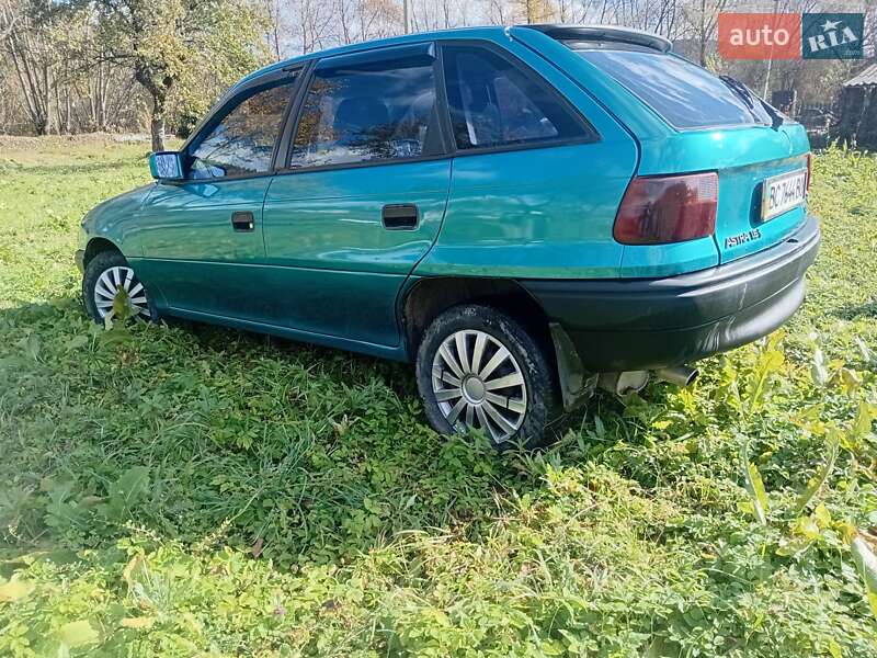 Хэтчбек Opel Astra 1994 в Бориславе