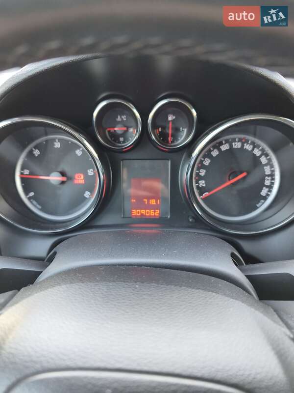 Универсал Opel Astra 2011 в Мостиске