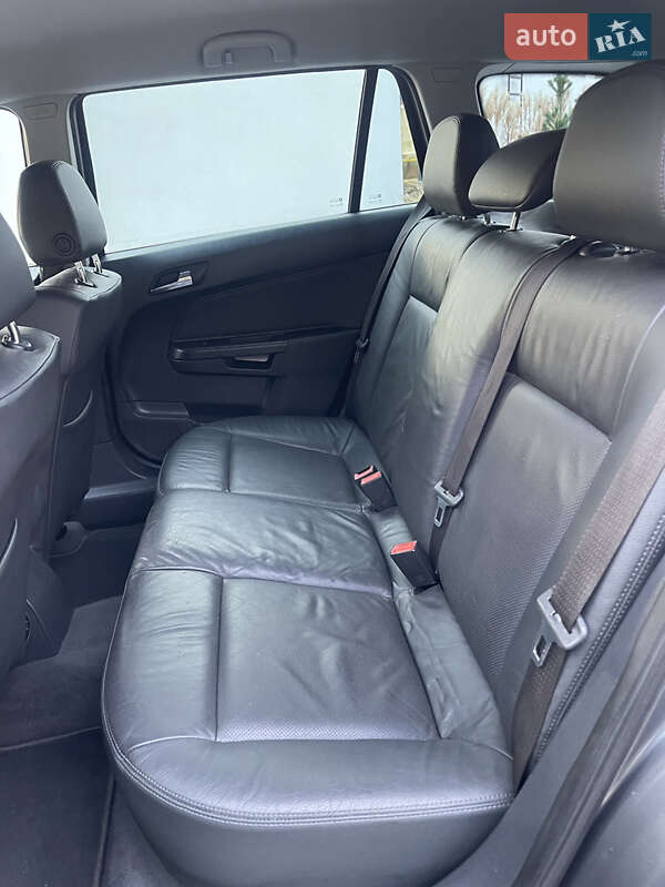 Универсал Opel Astra 2009 в Луцке