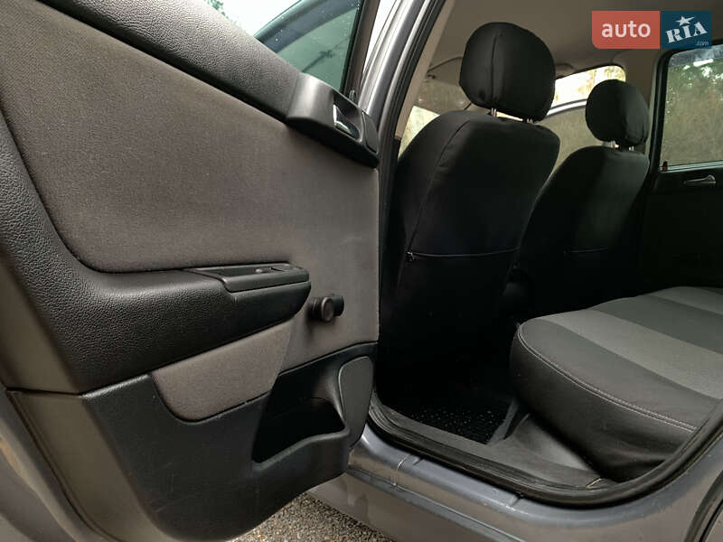 Седан Opel Astra 2008 в Краснограде фото 8 Седан Opel Astra 2008 в Краснограде