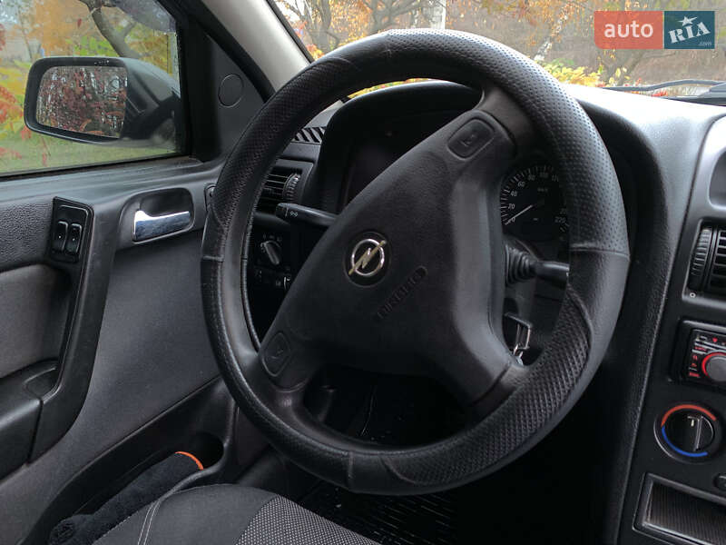 Седан Opel Astra 2008 в Краснограде фото 17 Седан Opel Astra 2008 в Краснограде