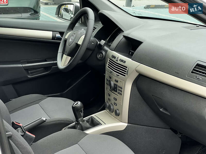 Универсал Opel Astra 2008 в Виннице