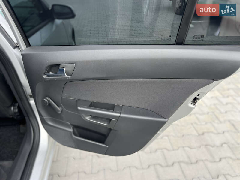 Универсал Opel Astra 2008 в Виннице