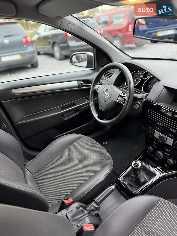 Универсал Opel Astra 2009 в Луцке фото 102 Универсал Opel Astra 2009 в Луцке