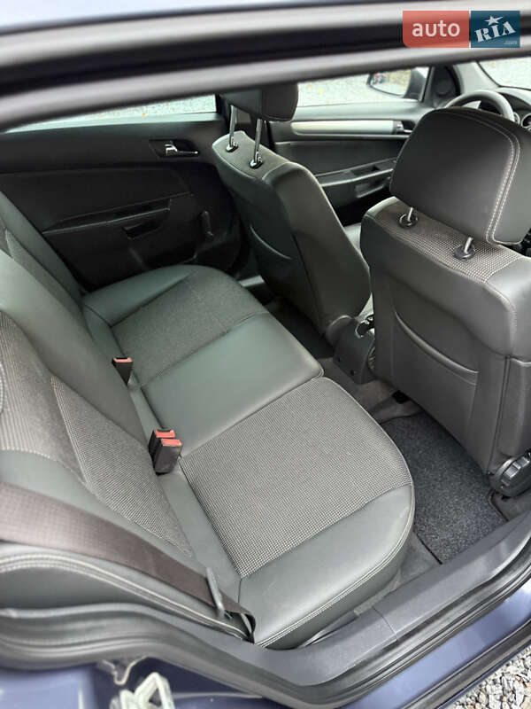 Универсал Opel Astra 2009 в Луцке фото 107 Универсал Opel Astra 2009 в Луцке