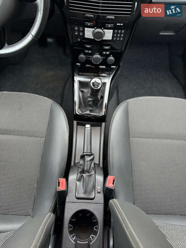 Универсал Opel Astra 2009 в Луцке фото 112 Универсал Opel Astra 2009 в Луцке