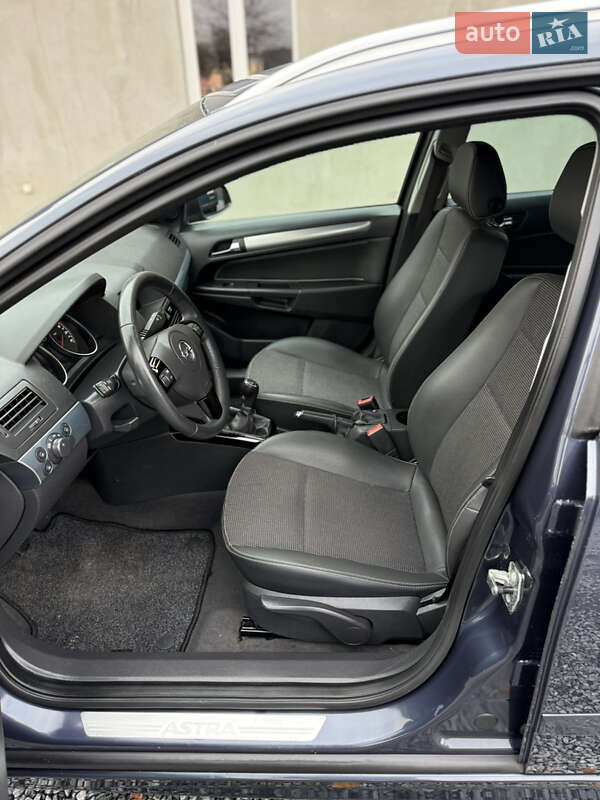 Универсал Opel Astra 2009 в Луцке фото 122 Универсал Opel Astra 2009 в Луцке