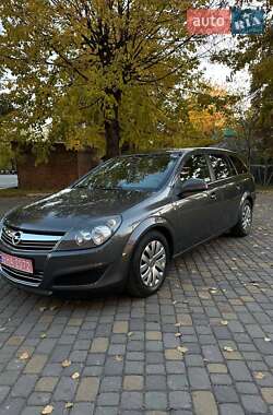 Универсал Opel Astra 2011 в Луцке Универсал Opel Astra 2011 в Луцке
