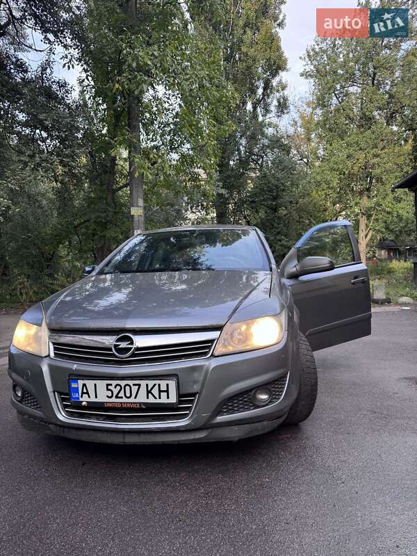 Хэтчбек Opel Astra 2007 в Киеве