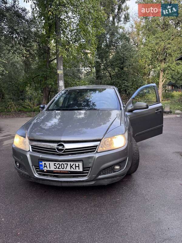 Хэтчбек Opel Astra 2007 в Киеве