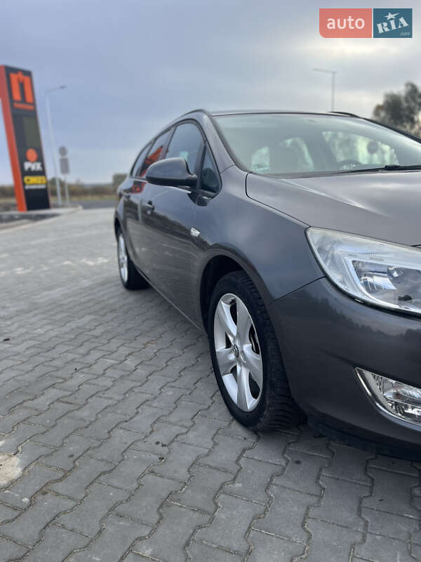 Универсал Opel Astra 2011 в Владимире фото 3 Универсал Opel Astra 2011 в Владимире